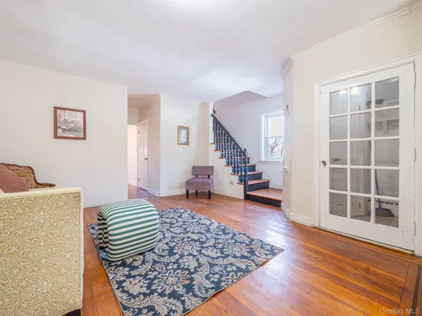 98-25 67th AVE, Rego Park, NY 11374