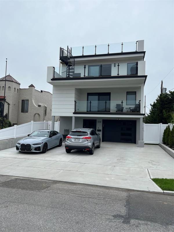 549 E Olive ST, Long Beach, NY 11561