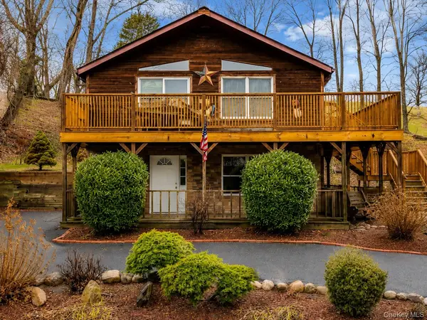 111 Friendship DR, Rocky Point, NY 11778