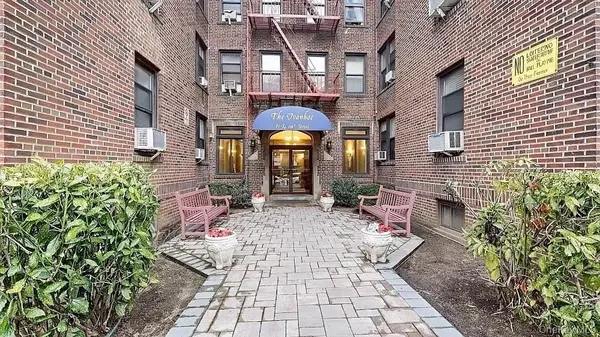 8384 116th ST #5G, Kew Gardens, NY 11415