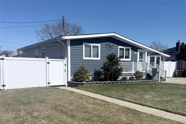 225 Montgomery AVE, West Babylon, NY 11704