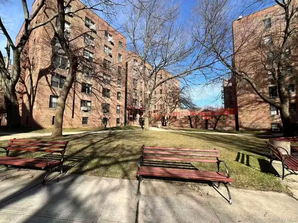150-25 72ND RD #4C, Kew Garden Hills, NY 11367