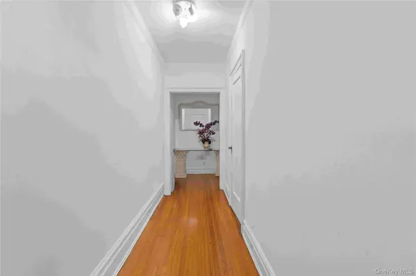 77-16 Austin ST #4L, Forest Hills, NY 11375