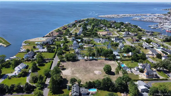 100A Awixa AVE, Bay Shore, NY 11706