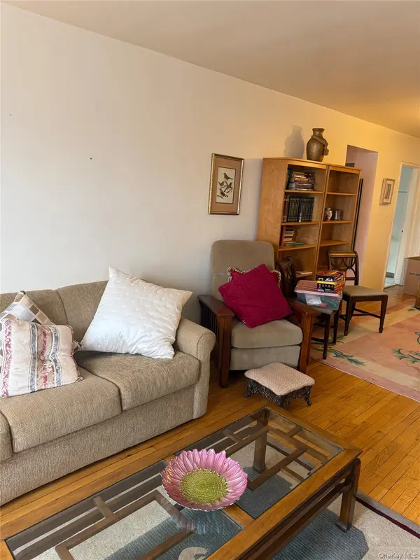 87-10 204 #B-61, Hollis, NY 11427