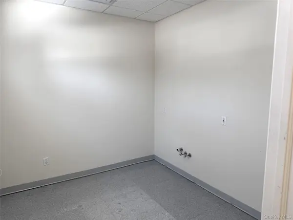 3121 US Route 9w #104, New Windsor, NY 12553