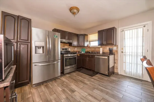 2515 Eastchester RD, Bronx, NY 10469