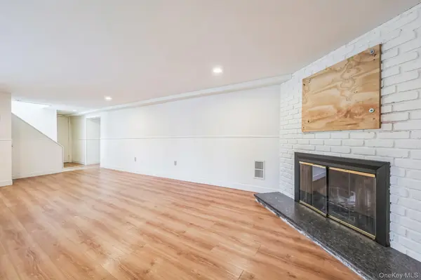 3 Glen WAY, Cold Spring Harbor, NY 11724