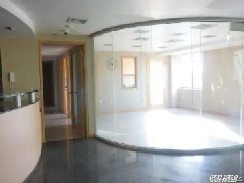 136-40 39th AVE #6A, Flushing, NY 11354