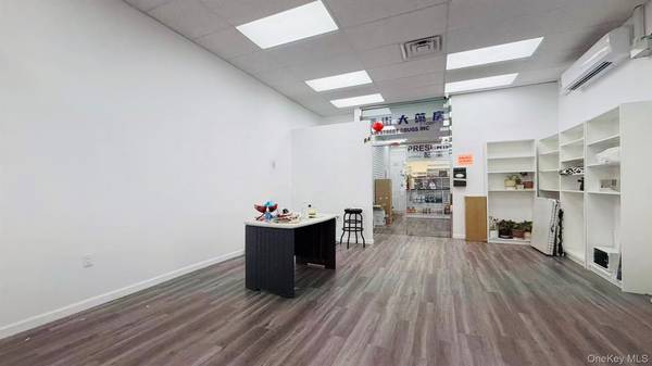 38-09 Main ST #Booth A1-2, Flushing, NY 11354