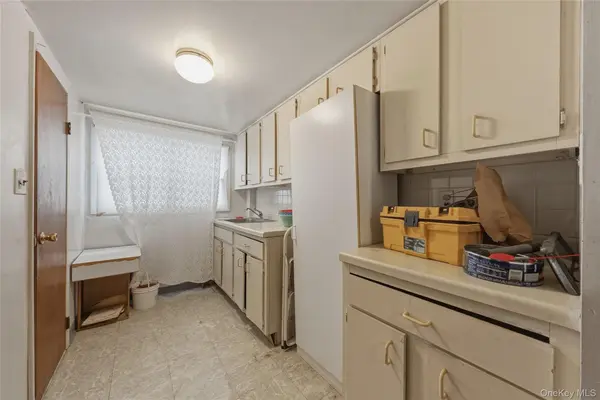 25552 148th DR, Rosedale, NY 11422