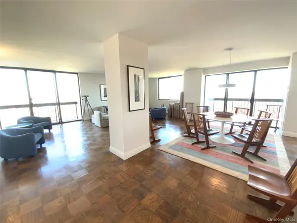 27110 Grand Central Pkwy #18E, Floral Park, NY 11005
