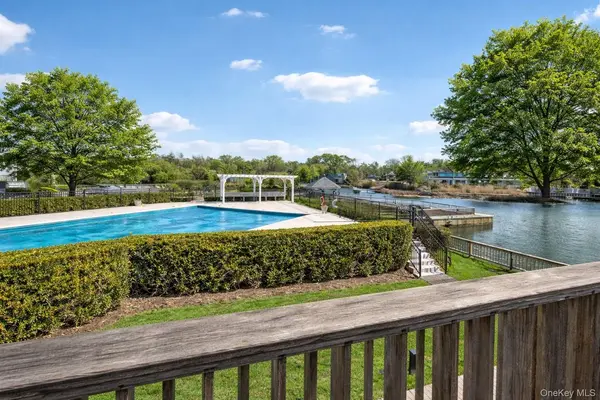 3013 Mitchell RD, Westhampton Beach, NY 11978