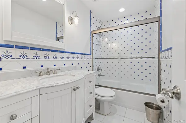 3013 Mitchell RD, Westhampton Beach, NY 11978