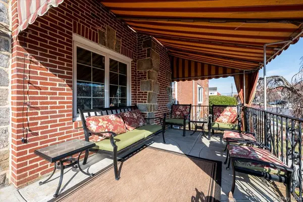 307 W Penn ST, Long Beach, NY 11561