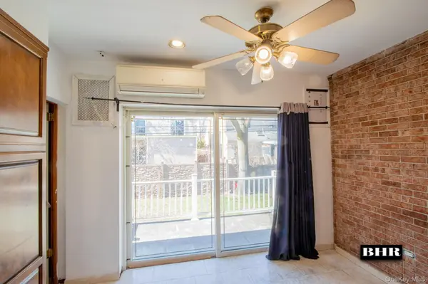 154 Beaumont ST, Brooklyn, NY 11235