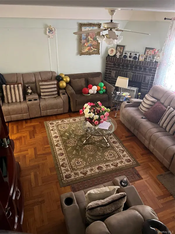 14214 231st ST, Laurelton, NY 11413