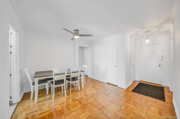 60 Hempstead AVE #1O, Lynbrook, NY 11563