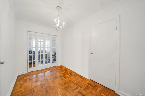 60 Hempstead AVE #1O, Lynbrook, NY 11563