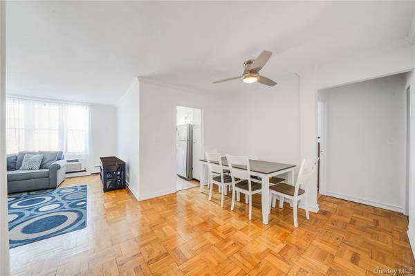 60 Hempstead AVE #1O, Lynbrook, NY 11563
