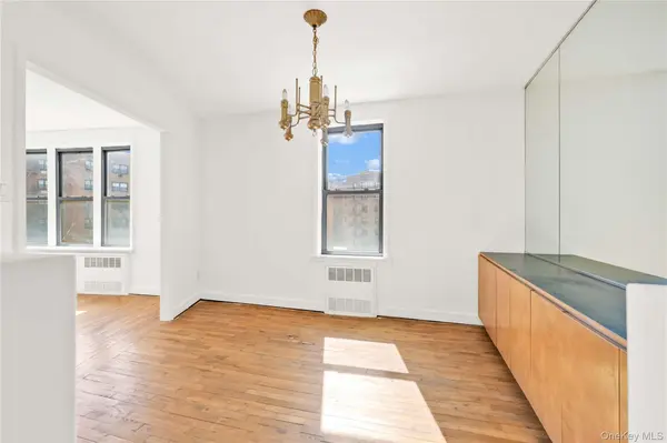 58-03 Calloway ST #5E, Corona, NY 11368