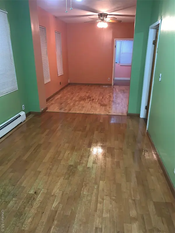 8674 108th ST, Richmond Hill, NY 11418