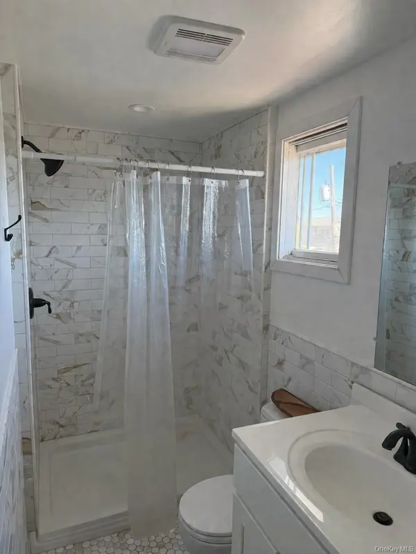 78 E Bayview AVE #14, Ocean Bay Park, NY 11770