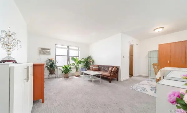 19637 69th AVE #2F, Fresh Meadows, NY 11365