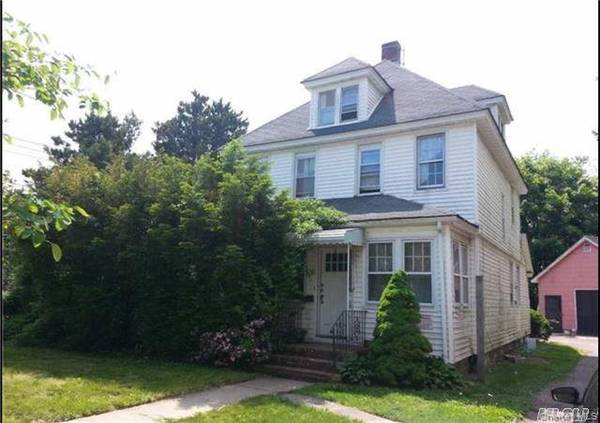4 Burch ave, Amityville, NY 11701