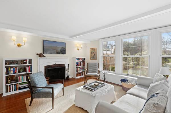 393 Hill ST, Southampton, NY 11968