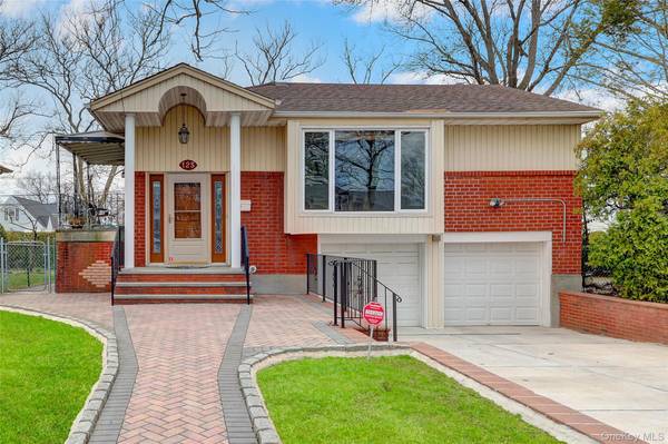 125 Marcus AVE, New Hyde Park, NY 11040