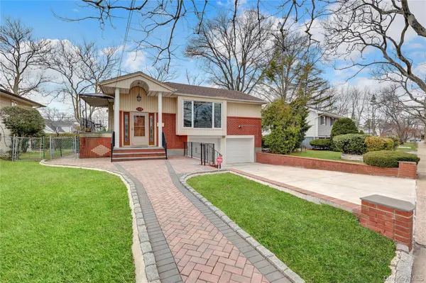 125 Marcus AVE, New Hyde Park, NY 11040