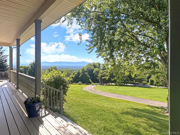 350 Taghkanic RD, Elizaville, NY 12523