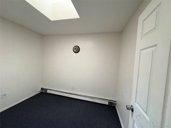 118-33 199th ST, Jamaica, NY 11412