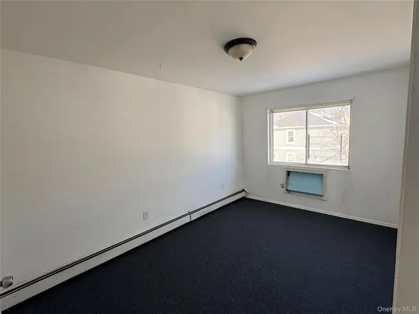118-33 199th ST, Jamaica, NY 11412