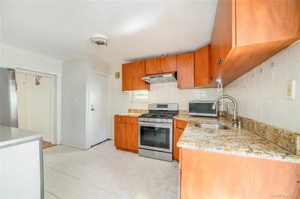 8905 Moline ST, Queens Village, NY 11428