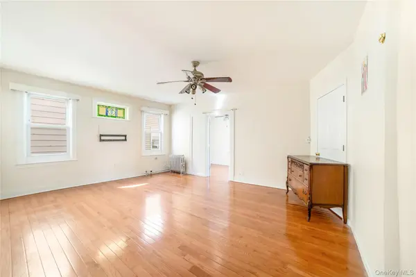 8905 Moline ST, Queens Village, NY 11428