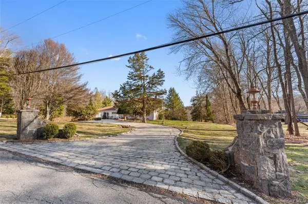105 Cross Pond RD, Pound Ridge, NY 10576
