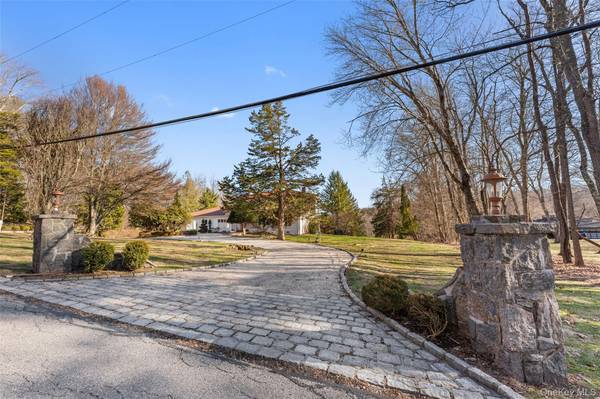 105 Cross Pond RD, Pound Ridge, NY 10576