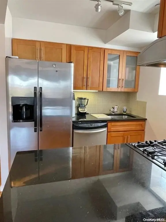 91-06 Whitney AVE #6A, Elmhurst, NY 11373