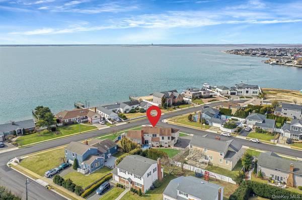 268 W Shore DR, Massapequa, NY 11758