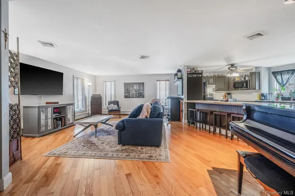 268 W Shore DR, Massapequa, NY 11758