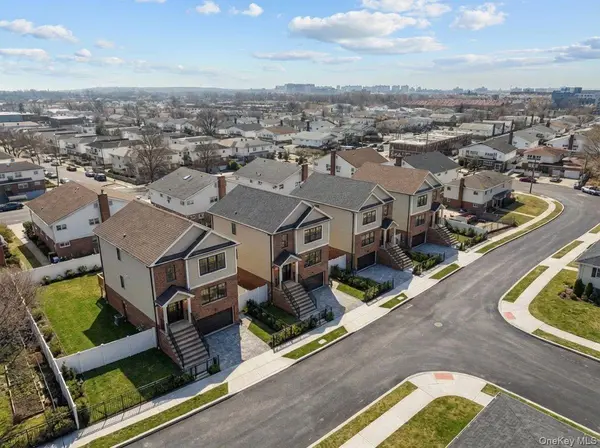 82-22 S Conduit AVE, Howard Beach, NY 11414