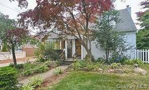 81 Gerard AVE, New Hyde Park, NY 11040