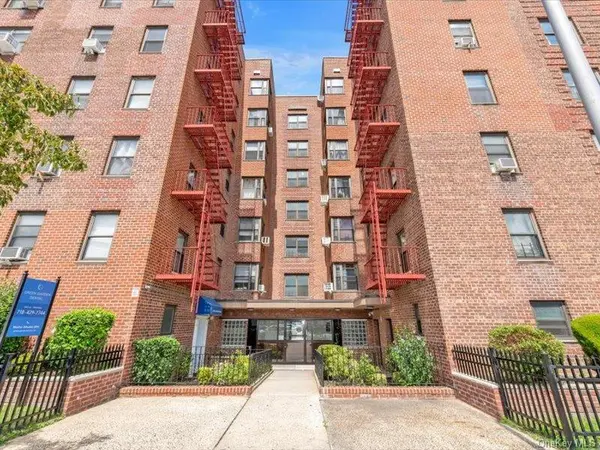 88-09 Northern Blvd BLVD #505, Jackson Heights, NY 11372