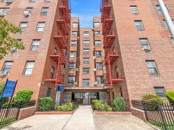 88-09 Northern Blvd BLVD #505, Jackson Heights, NY 11372