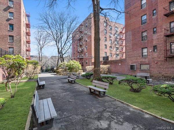 88-09 Northern Blvd BLVD #505, Jackson Heights, NY 11372