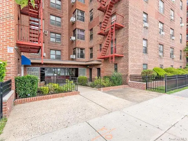 88-09 Northern Blvd BLVD #505, Jackson Heights, NY 11372