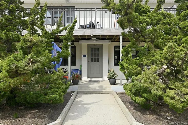 65 W Broadway #8B, Long Beach, NY 11561
