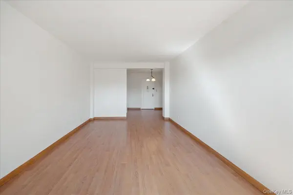 25-40 Union ST #3F, Flushing, NY 11354